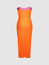 Vestido midi con parte delantera retorcida en contraste